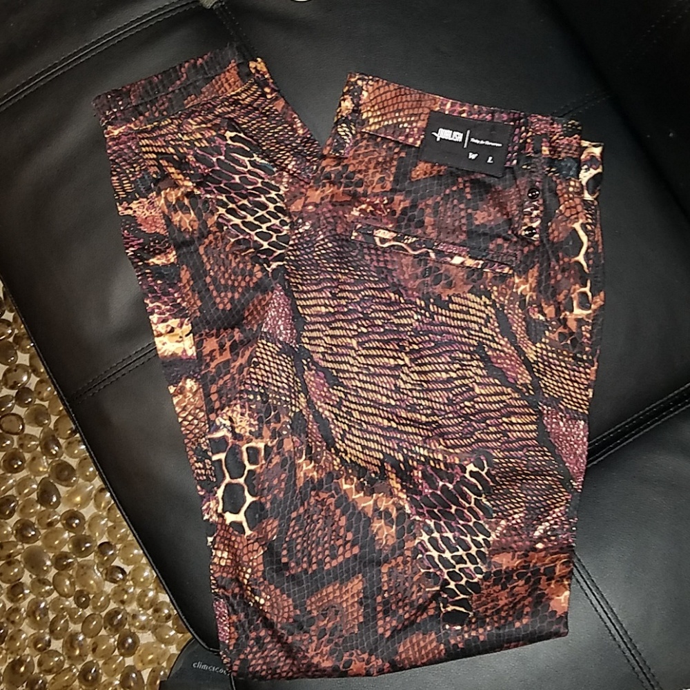 Publish brand joggers